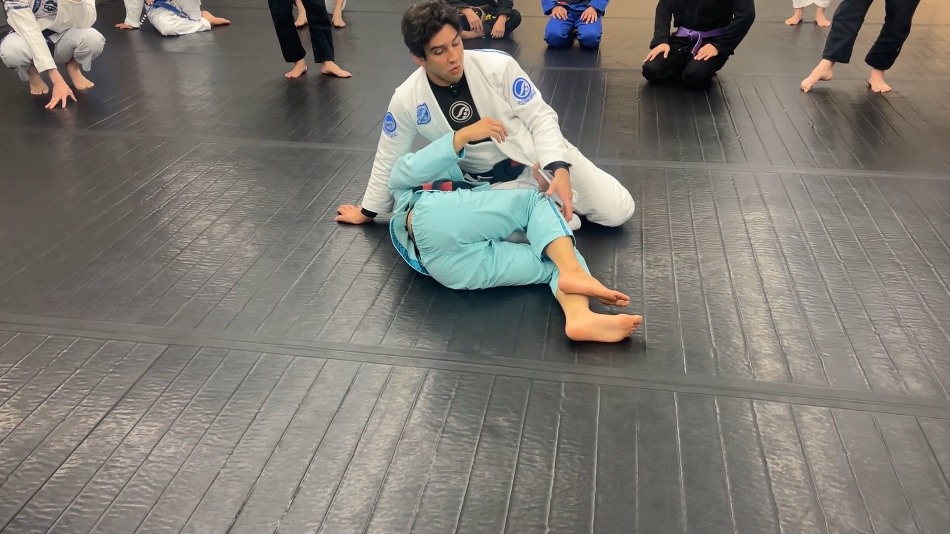 LONG STEP PASSING AGAINST WARM GUARD(ノーカット)/LUCAS LEPRI